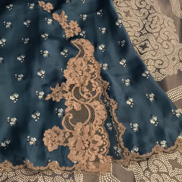 Victoria’s Secret Sexy Silk and lace baby doll - Picture 2 of 8